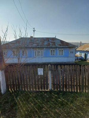 Casa bătrânesc de vanzare