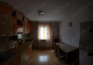 Inchiriez apartament 4 camere Bacau - imagine 2