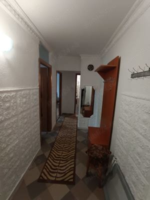 Închiriez apartament 