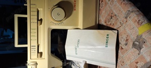 Vînd mașina de cusut Singer 