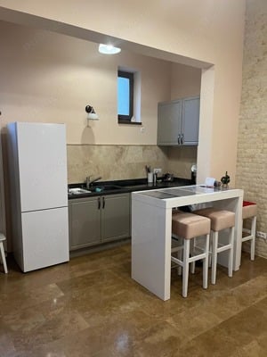 Închiriez apartament  - imagine 4