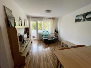 Apartament cu 4 camere de vanzare, pe 2 niveluri, in Cornisa - imagine 2