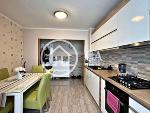 Apartament de vânzare cu 3 camere în zona Rogerius, Oradea - imagine 4