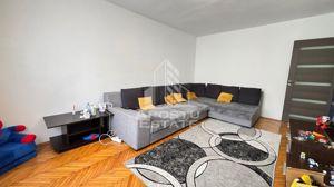 Apartament cu 3 camere, decomandat, centrala termica, zona Soarelui - imagine 2