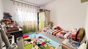 Apartament cu 3 camere, decomandat, centrala termica, zona Soarelui - imagine 4