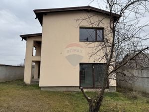 Casă / Vilă cu 5 camere de vanzare Tamasi-Corbeanca