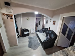 Vând apartament cu 3 camere  - imagine 2