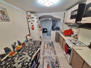 Vând apartament cu 3 camere  - imagine 3