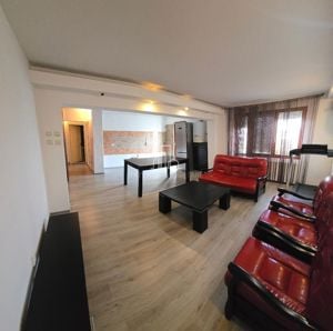 Apartament 4 Camere Et.1 de Vanzare, Zona Unirii - imagine 2