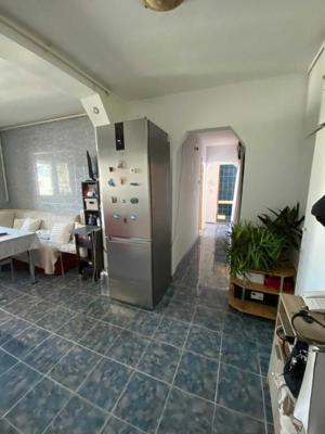 Apartament 3 camere, decomandat, centrala proprie, metrou - imagine 5