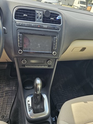 Volkswagen Polo Hatchback - imagine 9