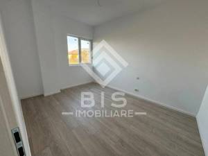 Apartament 2 Cam Zona Mall - Bloc Nou - imagine 2