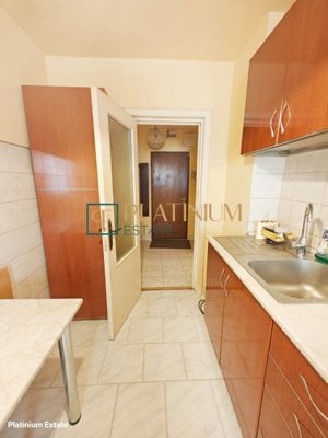 P4459 Apartament cu 3 camere DECOMANDAT, zona Bucovina - imagine 2