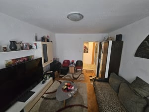 De vânzare un apartament spațios cu 3 camere ,2 b i in Tudor