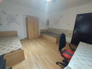 Loc în cameră pentru o fată în apartament la parter vilă, Centru intrare separată, lânga UMF- N.Leon - imagine 10