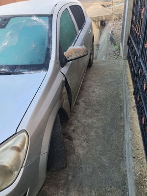 OPEL ASTRA H - 1.3 CDTI- 2009 hatchback- 1050 EURO usor negociabil - imagine 3