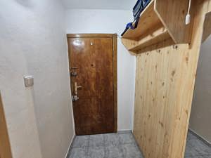 Apartament 2 camere, semidecomandat, etajul 3 din 4, zona Spitalului Județean, comision 0% - imagine 11