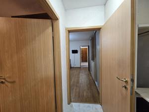 Apartament 2 camere, semidecomandat, etajul 3 din 4, zona Spitalului Județean, comision 0% - imagine 13