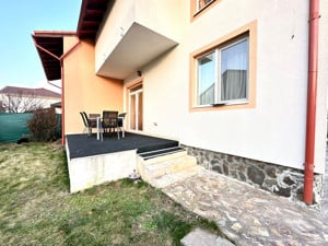 Duplex despartit prin garaj, 5 camere, 3 bai, 169 mp utili - Dumbravita - imagine 10