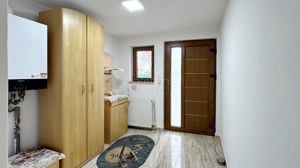 Casă renovata 2024 cu 2 apartamente - imagine 12