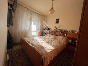 Apartament cu 3 camere, semidecomandat,etaj intemediar, zona Dambovita - imagine 3