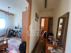 Apartament cu 3 camere, semidecomandat,etaj intemediar, zona Dambovita - imagine 7