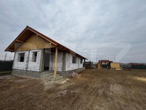 Casă la roșu cu 4 camere, 120 mp, zona Bărăbant - imagine 2