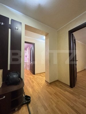 Apartament 3 camere, 83 mp, decomandat, zona Marasesti