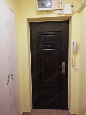 Dau în chirie apartament cu două camere centru