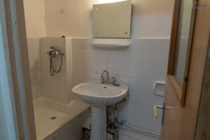 Apartament spațios, chiar în inima Moineștiului! - imagine 11