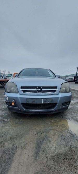 Dezmembrez Opel Vectra C 2.2 MOTORINA 2003