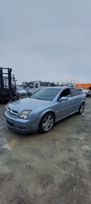 Dezmembrez Opel Vectra C 2.2 MOTORINA 2003 - imagine 2