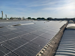 Angajez muncitori mantaj panouri fotovoltaice  - imagine 5