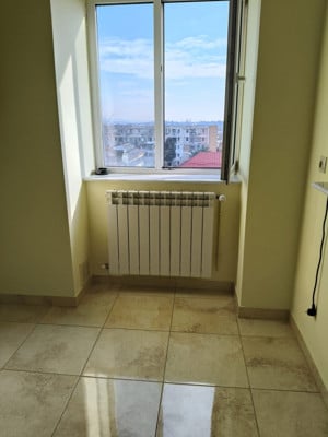 Vând apartament de lux cu 2 camere decomandate în centrul orașului Târgu Jiu - imagine 8