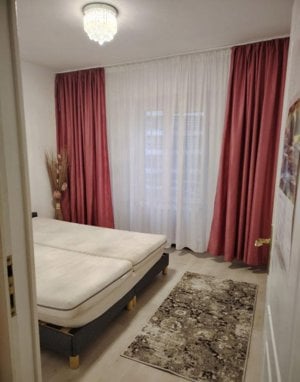 Apartament de 3 camere, decomandat, balcon, centrala, zona Calea Calarasi  - imagine 2