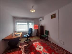 Apartament pentru locuit sau birou, zona Milea