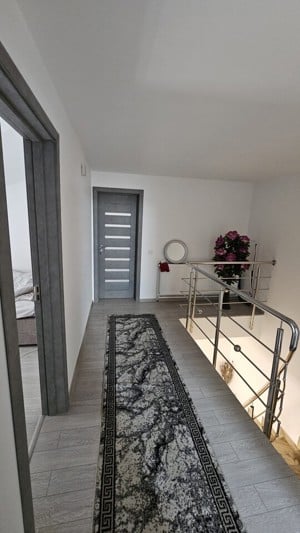 REPUBLICII-z.Brezeanu-casa P+M, 5cam, 2bai, ter-210mp - 170000 euro - imagine 11