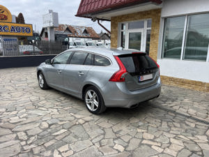 Volvo V60 D6 Plug-in Hybrid - imagine 3