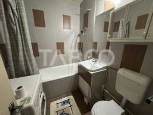 Apartament decomandat cu 3 camere 2 balcoane zona Dumbravii Sibiu - imagine 6