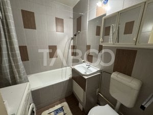 Apartament decomandat cu 3 camere 2 balcoane zona Dumbravii Sibiu - imagine 9