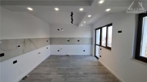 Casa Vila 5 camere cu Demisol,Rediu,S.u.185 mp,Garaj - imagine 6