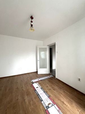 Apartament spatios, 2 camere decomandate, etaj 2, Mazepa 2 - imagine 9