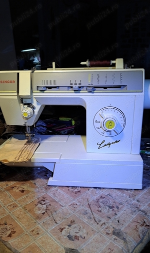 Vînd mașina de cusut Singer în stare funcțional. 