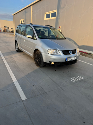 Vând volksvagen touran 7 locuri urgent 1800   - imagine 4