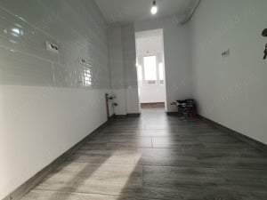 Apartament 2 camere, complet renovat. - imagine 3