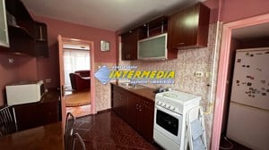 Inchiriere Apartament 4 camere 2 bai, 2 balcoane, etaj 3 cu loc parcare mobilat si utilat complet - imagine 2