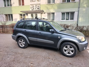 Unic proprietar vând, autoturism marca Toyota RAV4