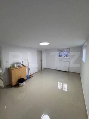 Apartament de vanzare 2 camere, decomandat, zona Jiului - imagine 2