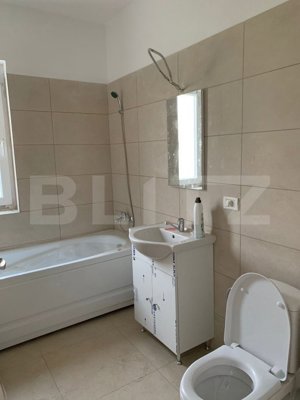 Apartament decomandat cu gradina, parcare, 3 camere în Giroc