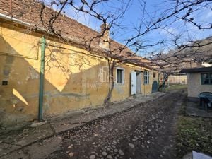 Casa de vanzare, 386Mp, zona centrala Sighisoara - imagine 2